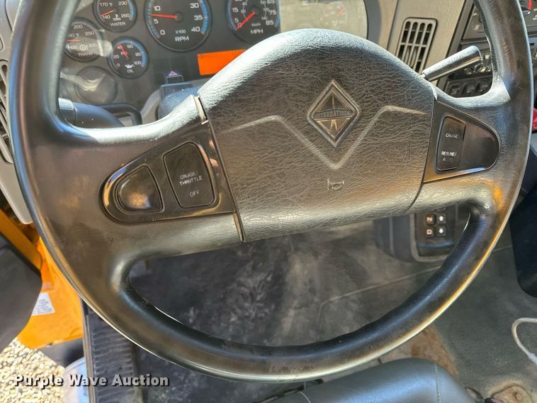 image for item NM9089 2011 International 7400 SFA  dump truck