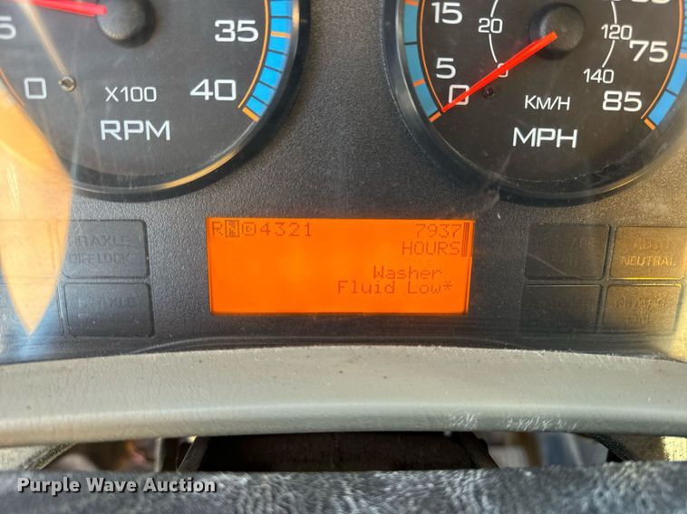 image for item NM9089 2011 International 7400 SFA  dump truck