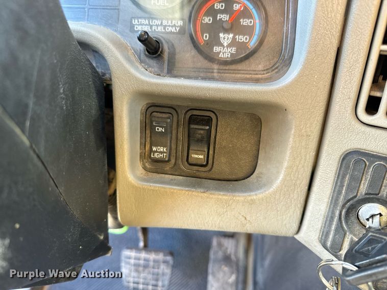 image for item NM9089 2011 International 7400 SFA  dump truck