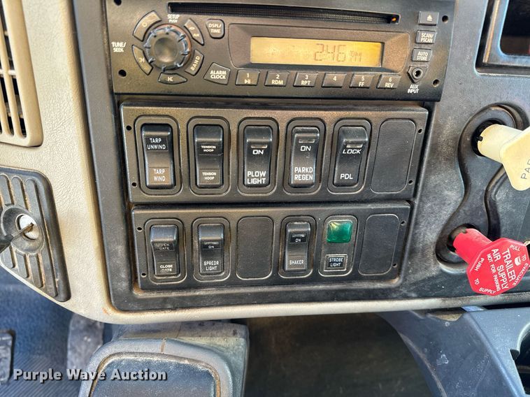 image for item NM9089 2011 International 7400 SFA  dump truck