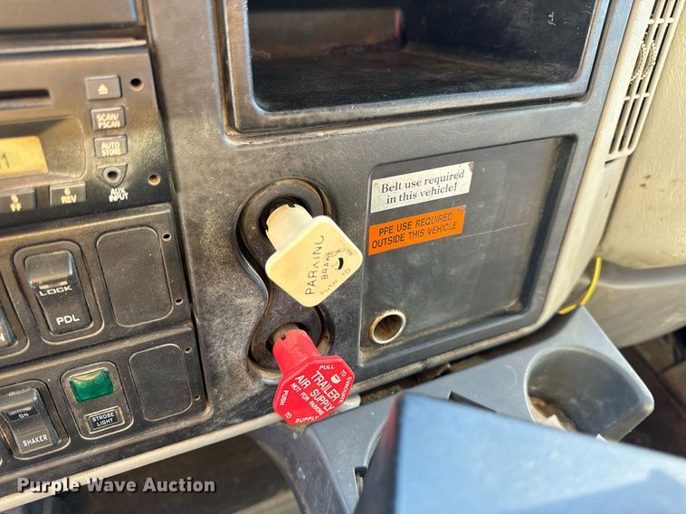 image for item NM9089 2011 International 7400 SFA  dump truck