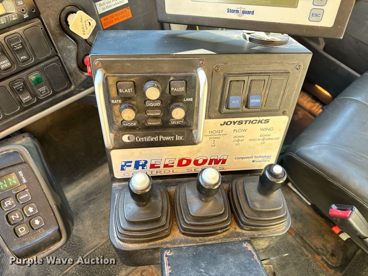 image for item NM9089 2011 International 7400 SFA  dump truck