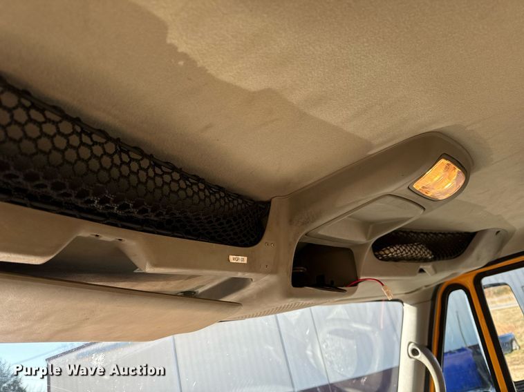 image for item NM9089 2011 International 7400 SFA  dump truck