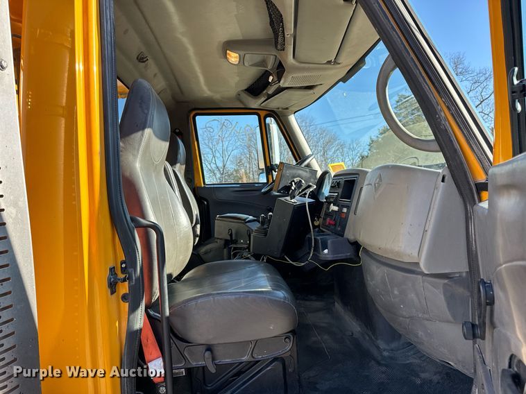 image for item NM9089 2011 International 7400 SFA  dump truck