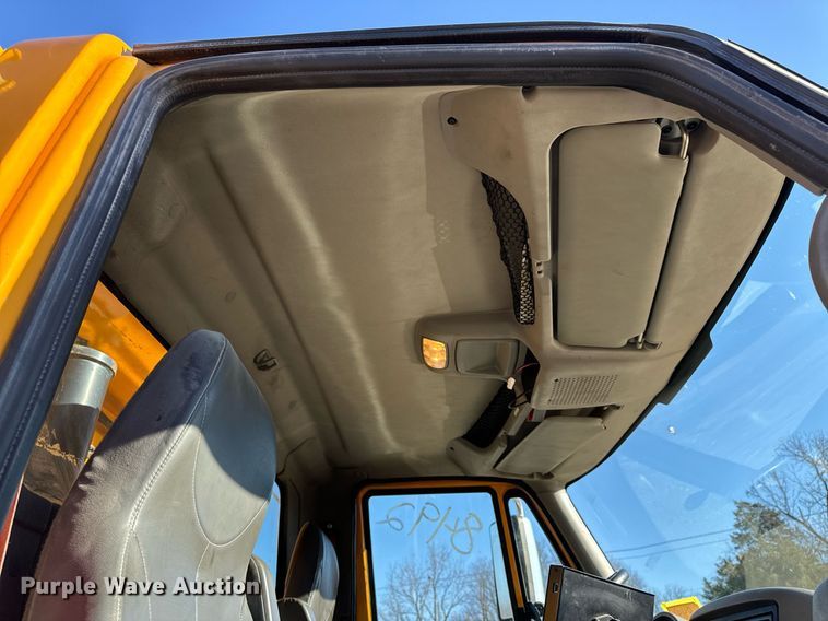 image for item NM9089 2011 International 7400 SFA  dump truck