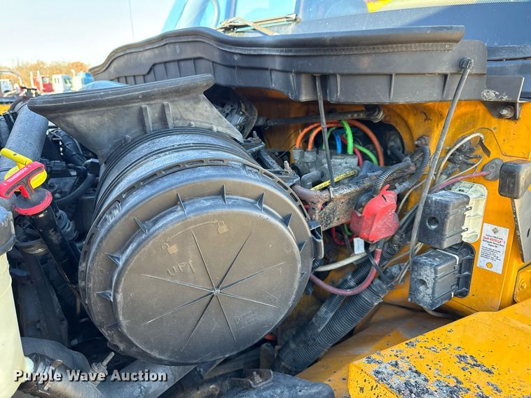 image for item NM9089 2011 International 7400 SFA  dump truck