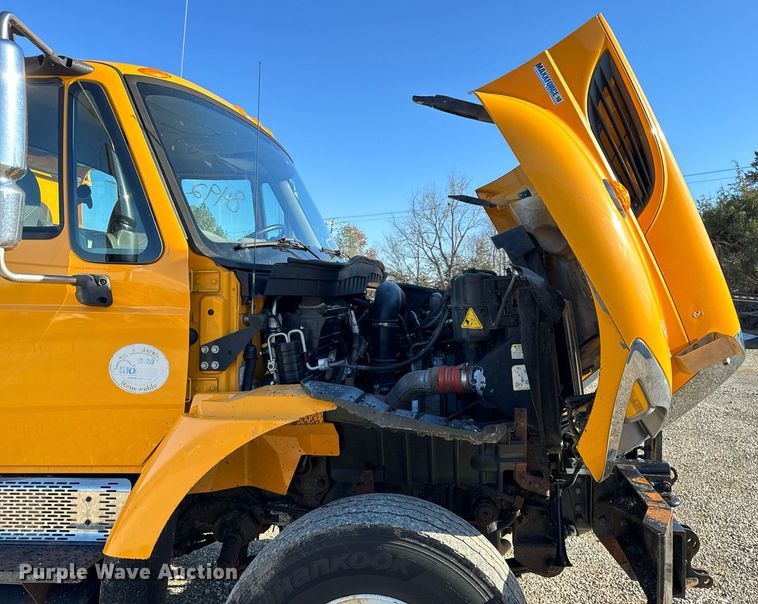 image for item NM9089 2011 International 7400 SFA  dump truck