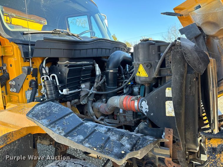 image for item NM9089 2011 International 7400 SFA  dump truck