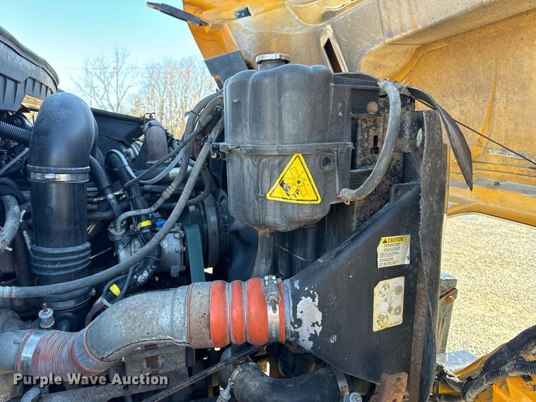 image for item NM9089 2011 International 7400 SFA  dump truck