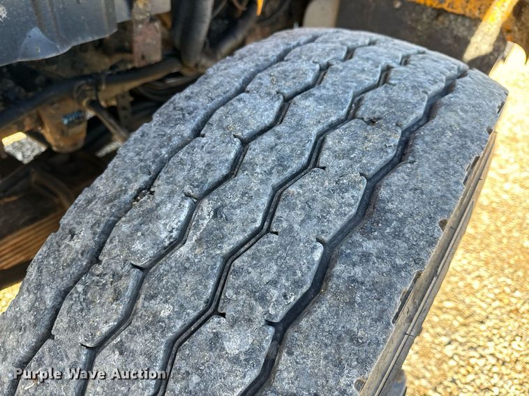 image for item NM9089 2011 International 7400 SFA  dump truck