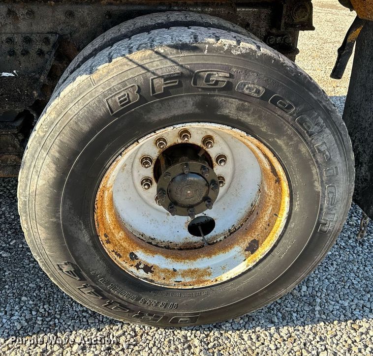 image for item NM9089 2011 International 7400 SFA  dump truck