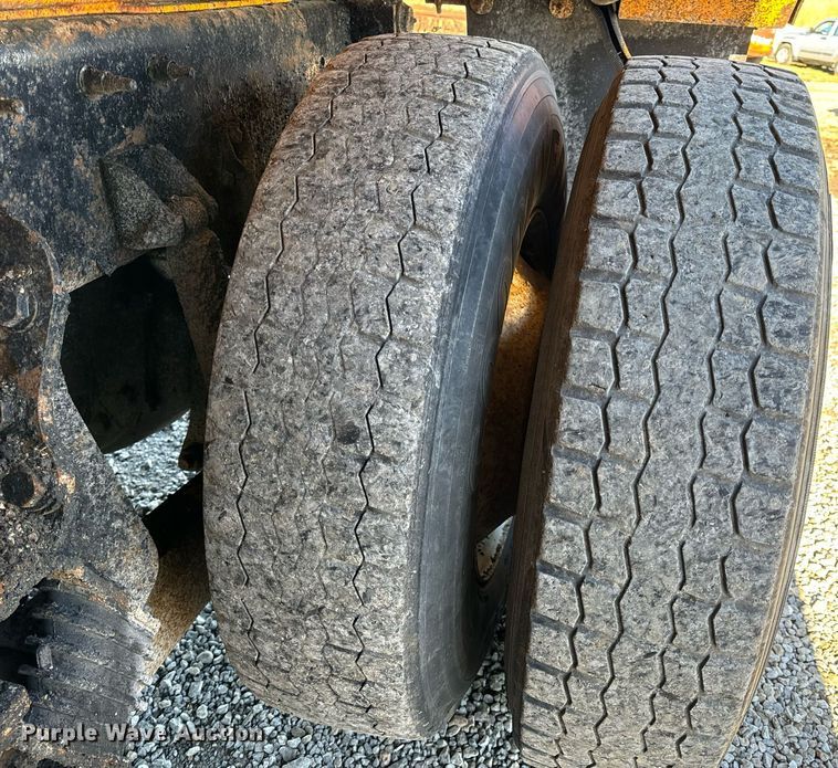 image for item NM9089 2011 International 7400 SFA  dump truck