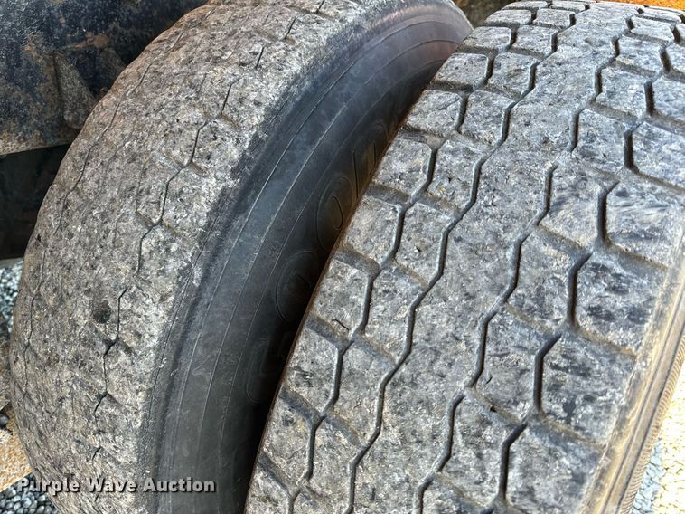 image for item NM9089 2011 International 7400 SFA  dump truck