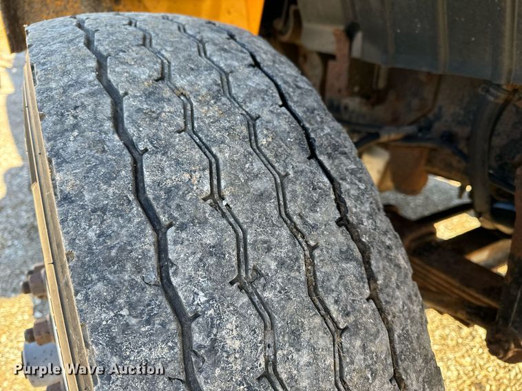 image for item NM9089 2011 International 7400 SFA  dump truck