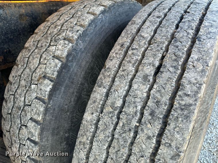 image for item NM9089 2011 International 7400 SFA  dump truck