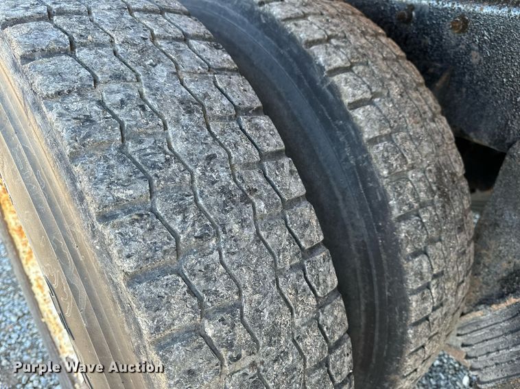 image for item NM9089 2011 International 7400 SFA  dump truck