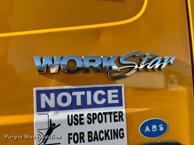 image for item NM9089 2011 International 7400 SFA  dump truck