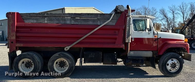 image for item NM9097 2002 International 2554  dump truck