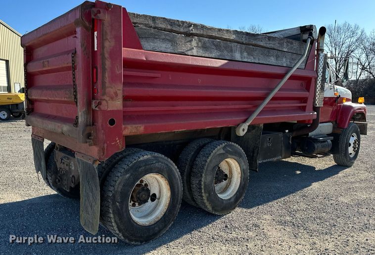 image for item NM9097 2002 International 2554  dump truck