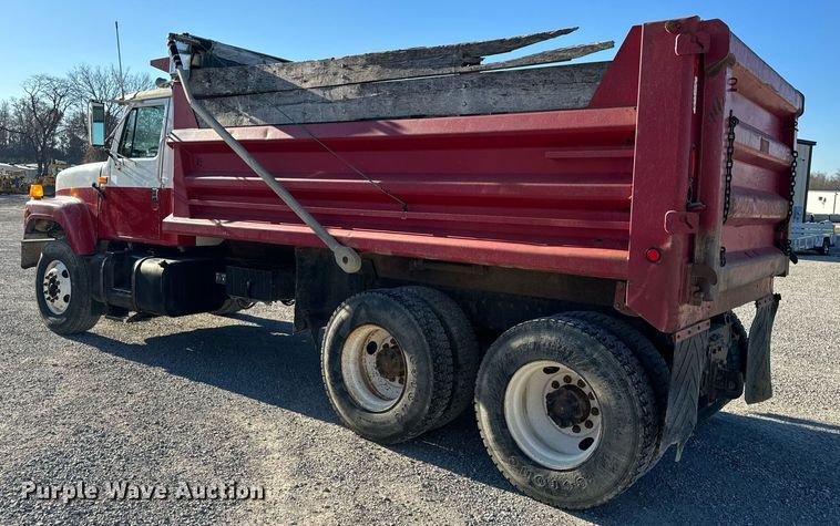 image for item NM9097 2002 International 2554  dump truck