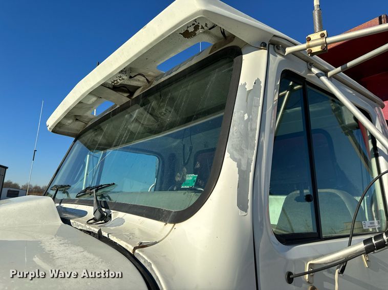 image for item NM9097 2002 International 2554  dump truck