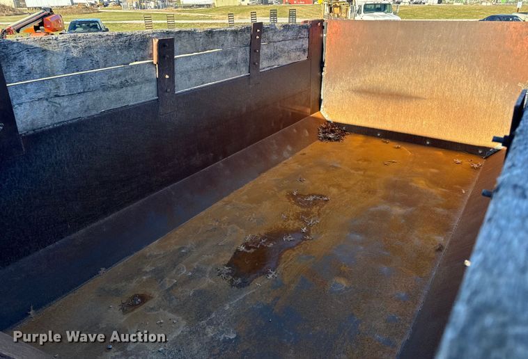 image for item NM9097 2002 International 2554  dump truck