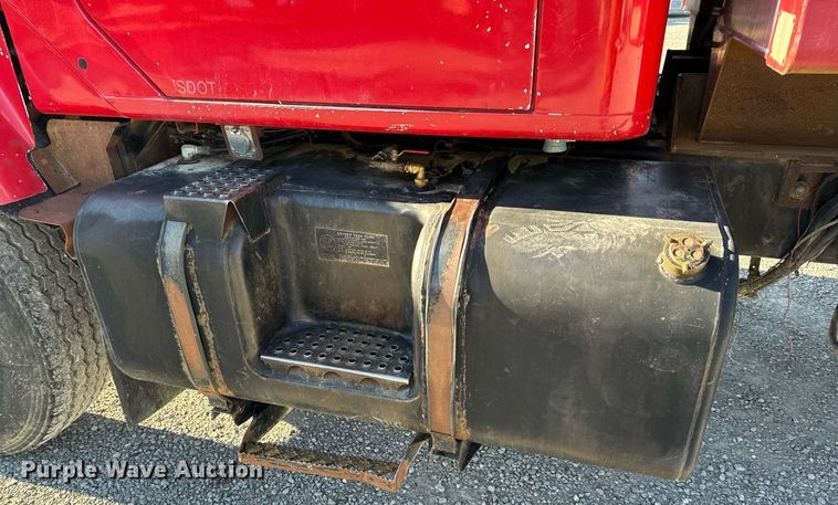 image for item NM9097 2002 International 2554  dump truck