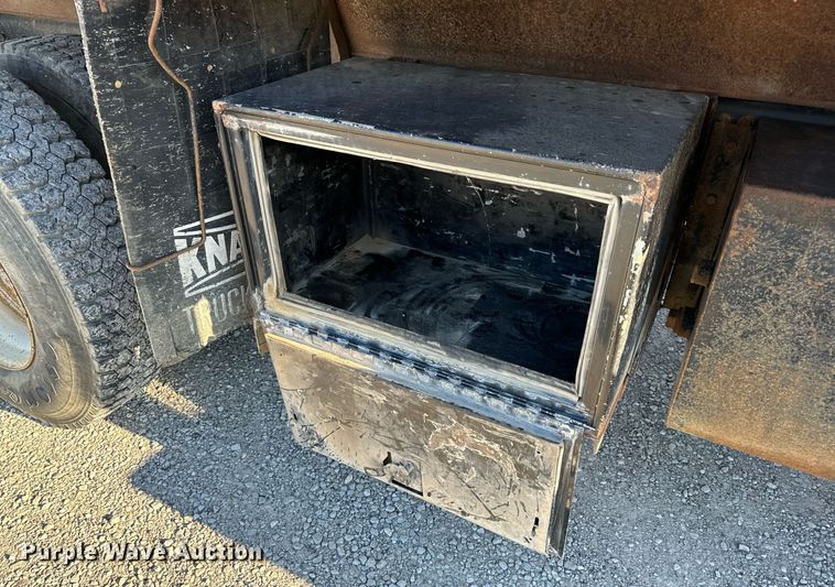 image for item NM9097 2002 International 2554  dump truck