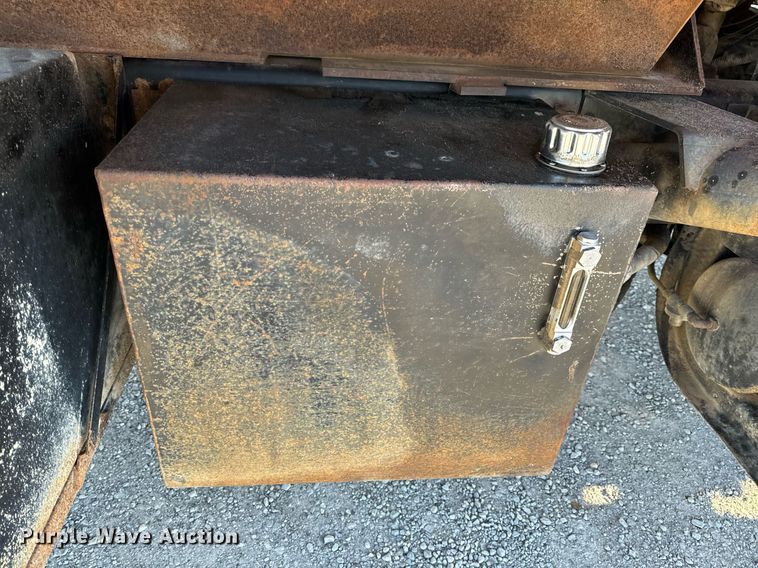 image for item NM9097 2002 International 2554  dump truck