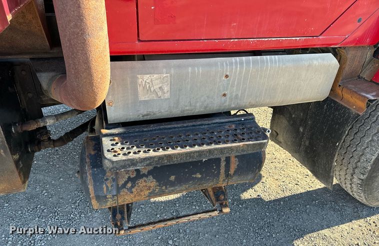 image for item NM9097 2002 International 2554  dump truck