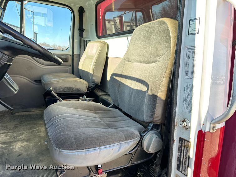 image for item NM9097 2002 International 2554  dump truck