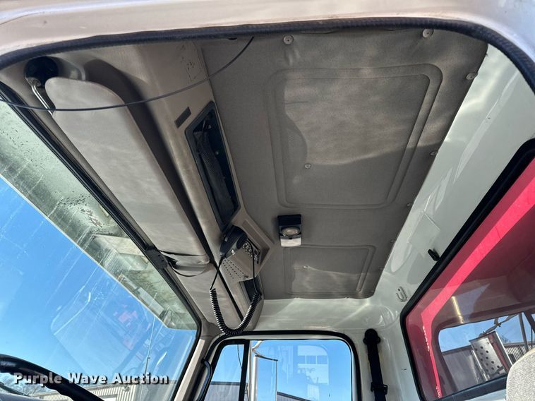 image for item NM9097 2002 International 2554  dump truck