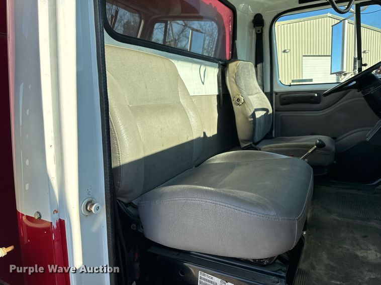 image for item NM9097 2002 International 2554  dump truck