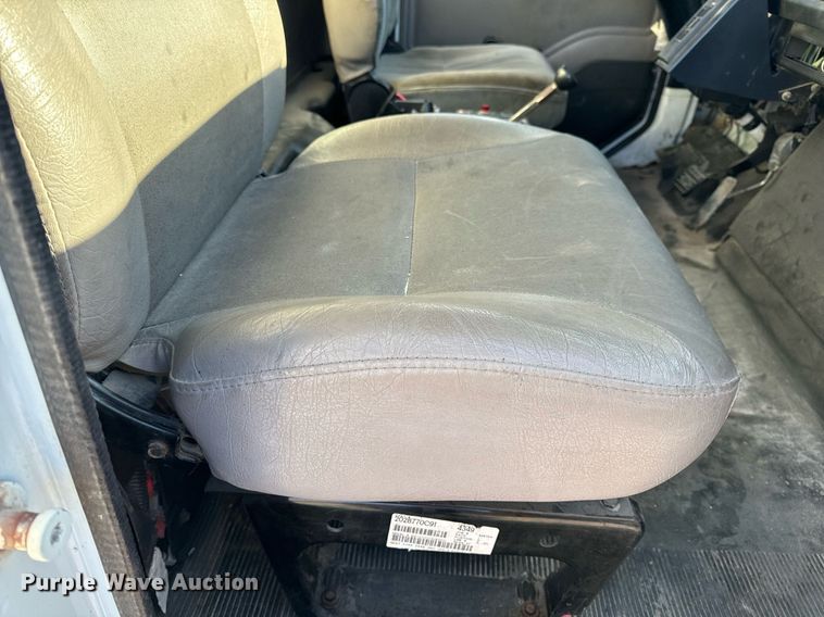 image for item NM9097 2002 International 2554  dump truck