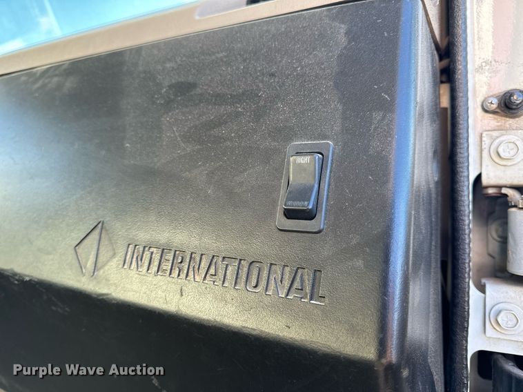 image for item NM9097 2002 International 2554  dump truck