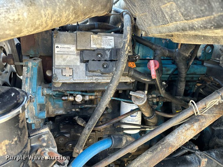 image for item NM9097 2002 International 2554  dump truck