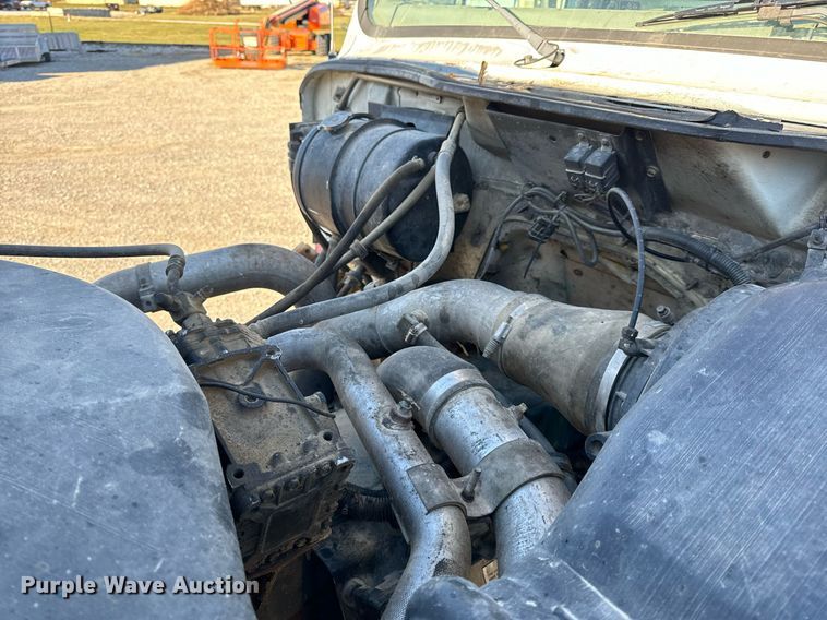 image for item NM9097 2002 International 2554  dump truck