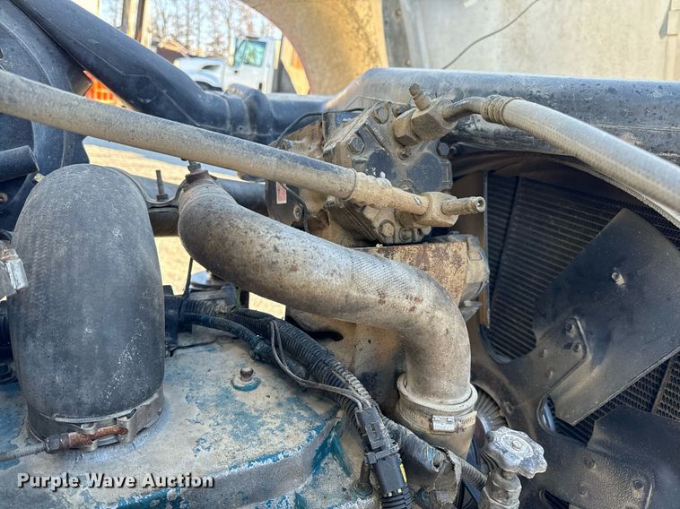 image for item NM9097 2002 International 2554  dump truck