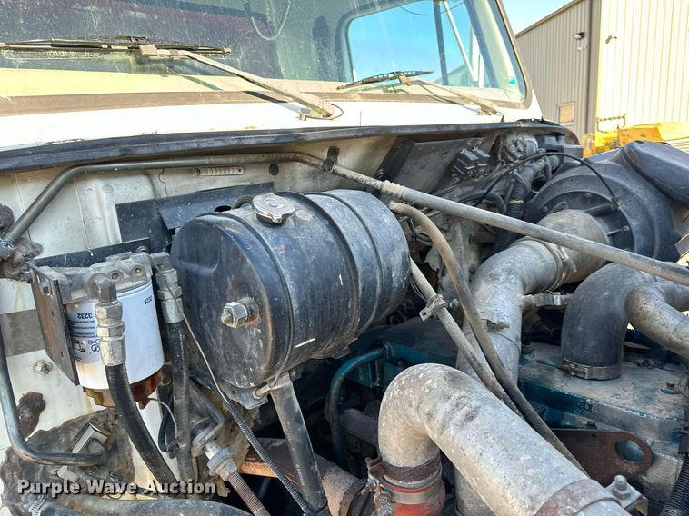 image for item NM9097 2002 International 2554  dump truck