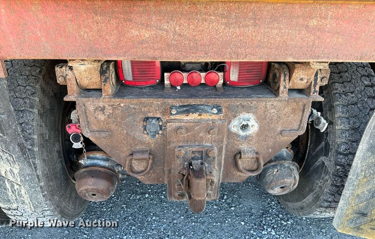 image for item NM9097 2002 International 2554  dump truck