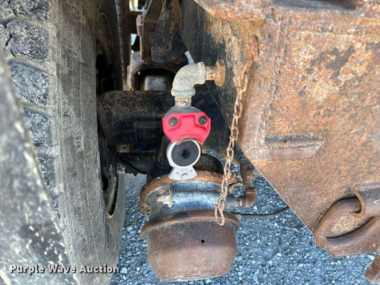 image for item NM9097 2002 International 2554  dump truck