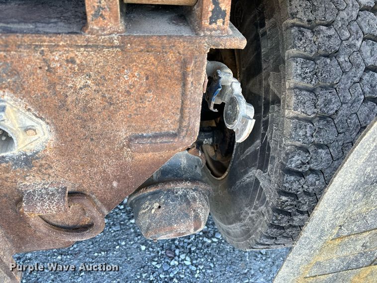 image for item NM9097 2002 International 2554  dump truck