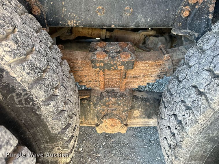 image for item NM9097 2002 International 2554  dump truck