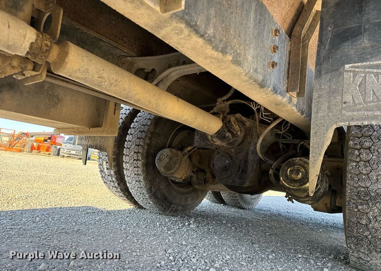 image for item NM9097 2002 International 2554  dump truck