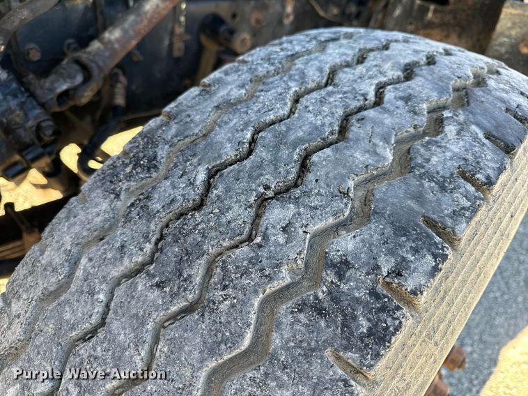 image for item NM9097 2002 International 2554  dump truck