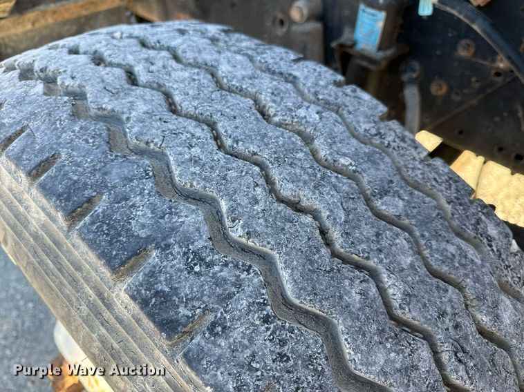 image for item NM9097 2002 International 2554  dump truck