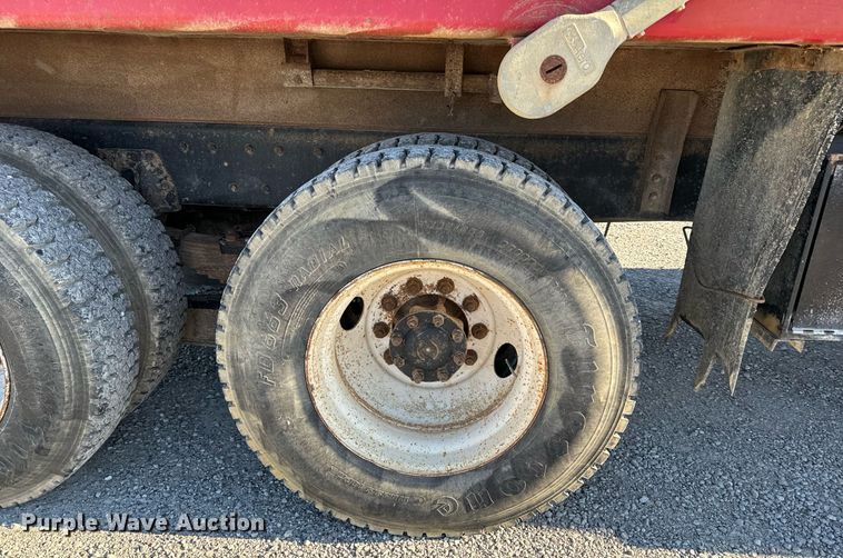 image for item NM9097 2002 International 2554  dump truck