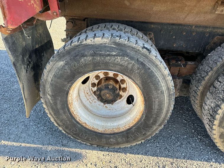 image for item NM9097 2002 International 2554  dump truck