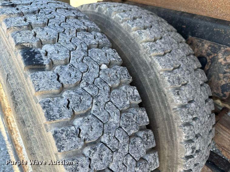 image for item NM9097 2002 International 2554  dump truck