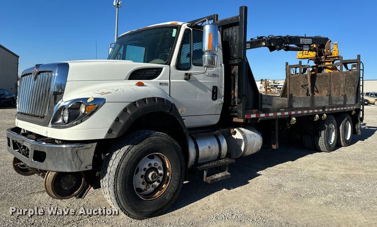 image for item NM9098 2011 International WorkStar 7600 SBA  grapple crane truck